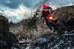 AYX GAME-蝶泳赛场希腊节奏精准有力，蝶泳的比赛视频