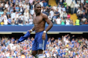 爱游戏电竞官网-“马科斯·梅特罗的速度与敏捷，成为阿根廷美洲狮队防守的核心力量”