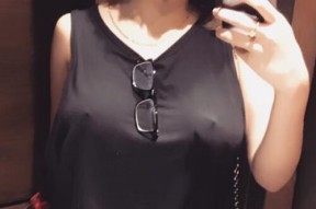 爱游戏app下载-关键封盖：李磊封堵对手关键投篮，稳住胜局！